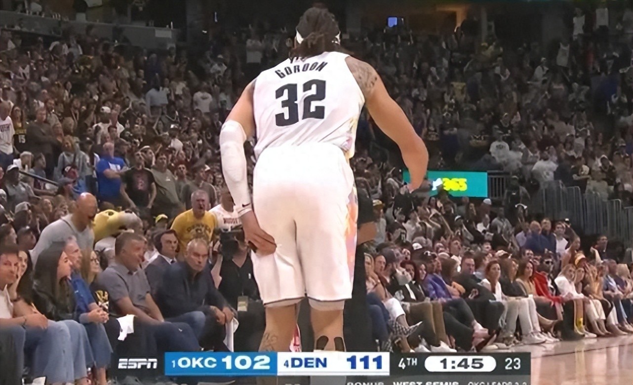 米切尔腿筋拉伤,骑士季后赛前景蒙阴影 米切尔腿筋拉伤,骑士季后赛前景蒙阴影