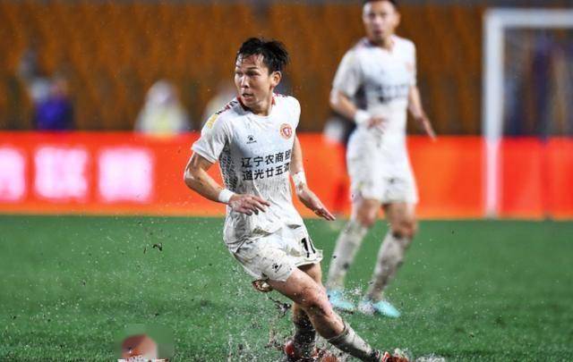 九游娱乐体育-中甲球队欠薪严重，球员集体罢训抗议