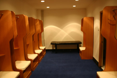 九游体育官网-球员罢训抗议管理层，更衣室矛盾升级的简单介绍