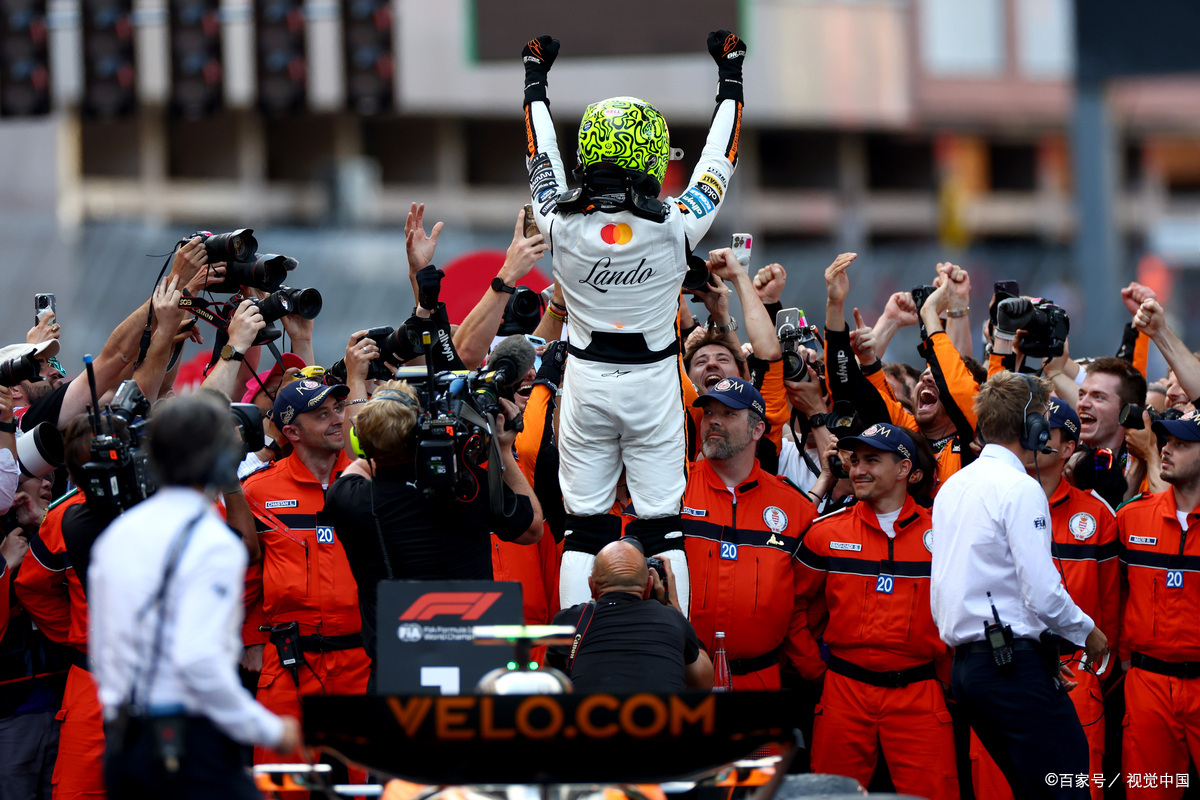 包含F1新赛季揭幕战：维斯塔潘杆位夺冠的词条