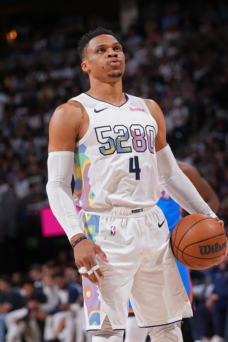 九游体育官方-NBA球员为什么不穿护具？